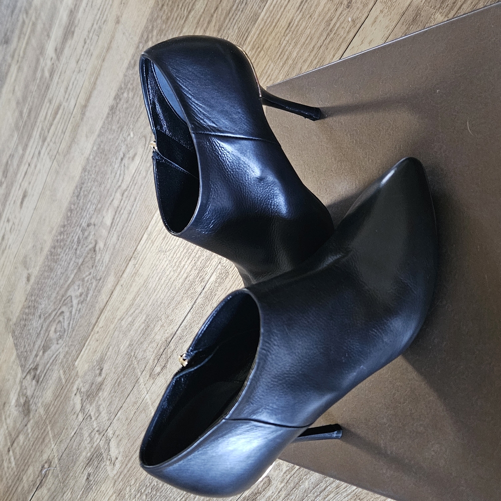 Gucci Black Heeled Boots Sleek Stiletto Design - Picture 2 of 8